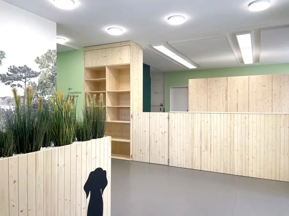 Entrée du Cabinet Estavet, vue du bureau